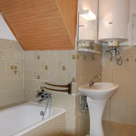 Three-bedroom Holiday In Prázdninový dům