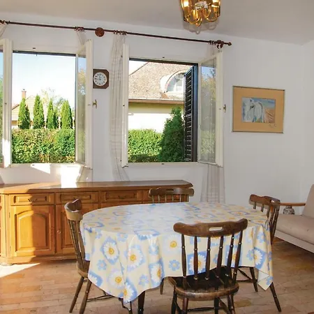 Prázdninový dům Three-bedroom Holiday In