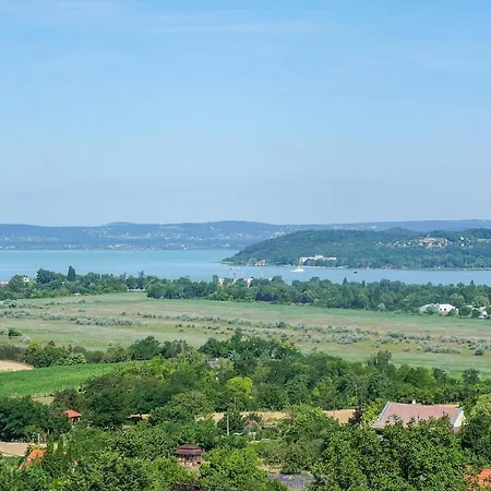 Prázdninový dům Three-bedroom Holiday In Zamárdi