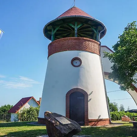 Three-bedroom Holiday In Zamárdi